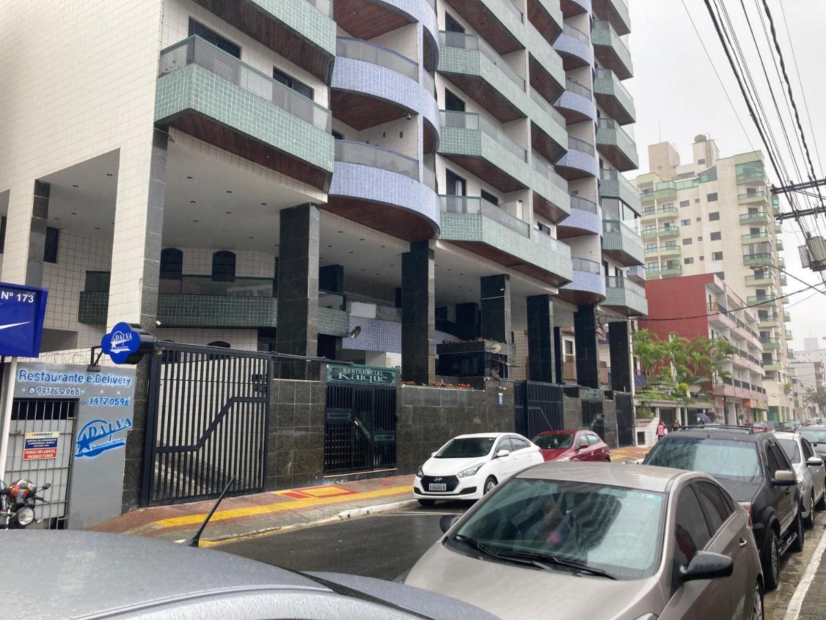 Com 2 Quartos, Wi-fi, 100m Da E Vaga De Garagem Coberta Apartamento Praia Grande (Santos)