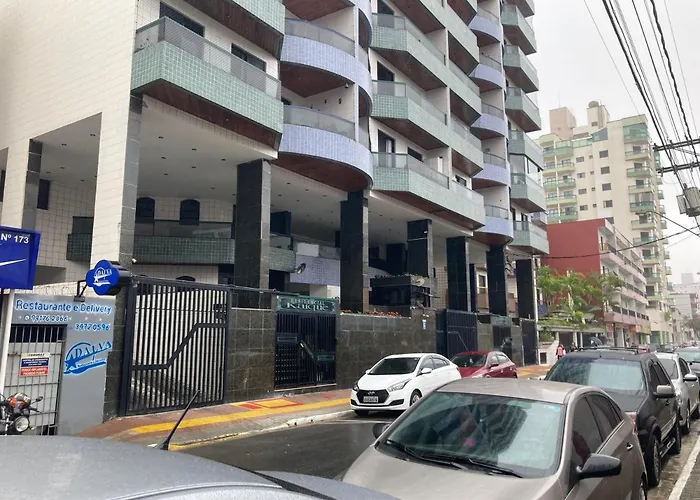 Apartamento Com 2 Quartos, Wi-Fi, 100M Da Praia E Vaga De Garagem Coberta