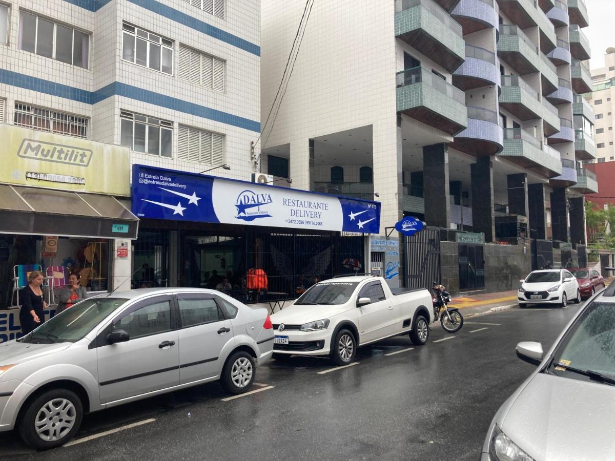 Com 2 Quartos, Wi-fi, 100m Da E Vaga De Garagem Coberta Apartment *