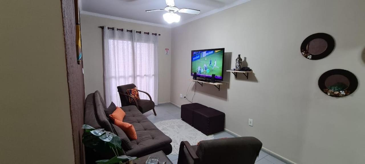 Com 2 Quartos, Wi-fi, 100m Da E Vaga De Garagem Coberta Apartment *